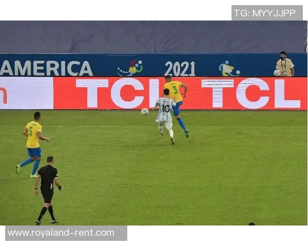 重庆足球队在联合会杯中的团队协作表现分析与点评