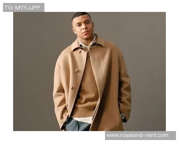 足球明星时尚穿搭解析从球场到时尚秀场的完美转变